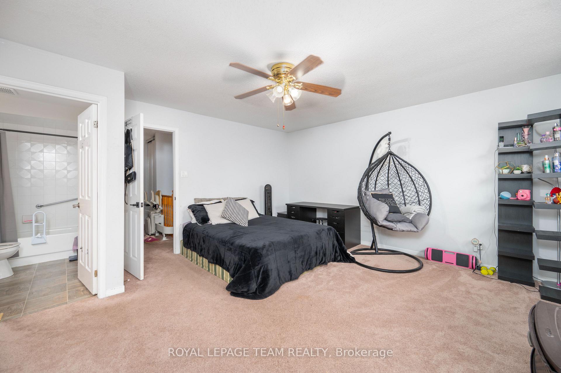 Photo 16 of 74 Royal Field Crescent, Ottawa, Barrhaven - Longfields — HOMEH