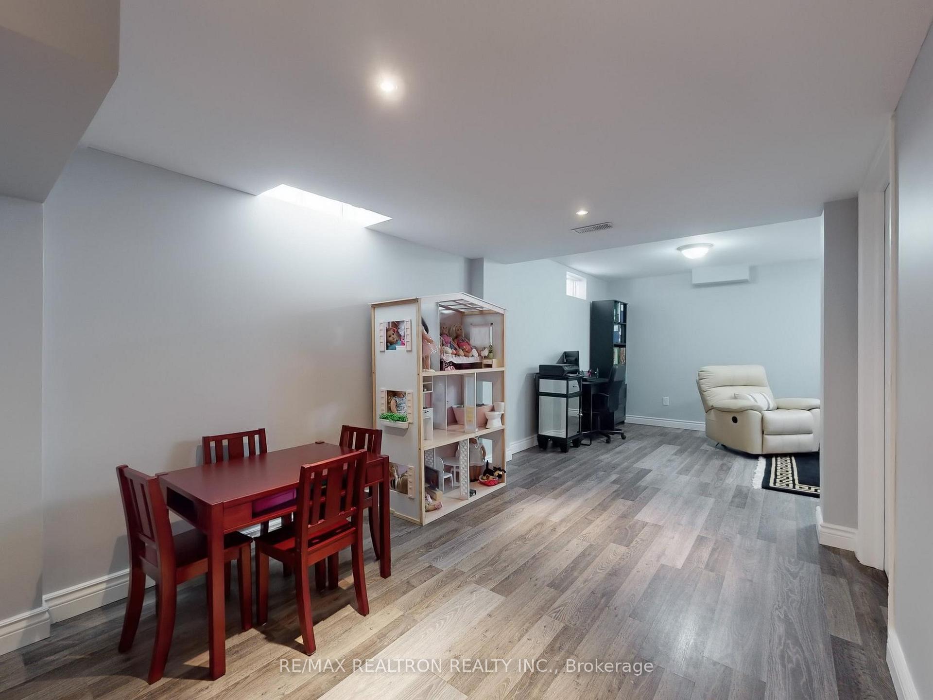 Photo 41 of 53 Via Toscana, Vaughan, Vellore Village — HOMEH