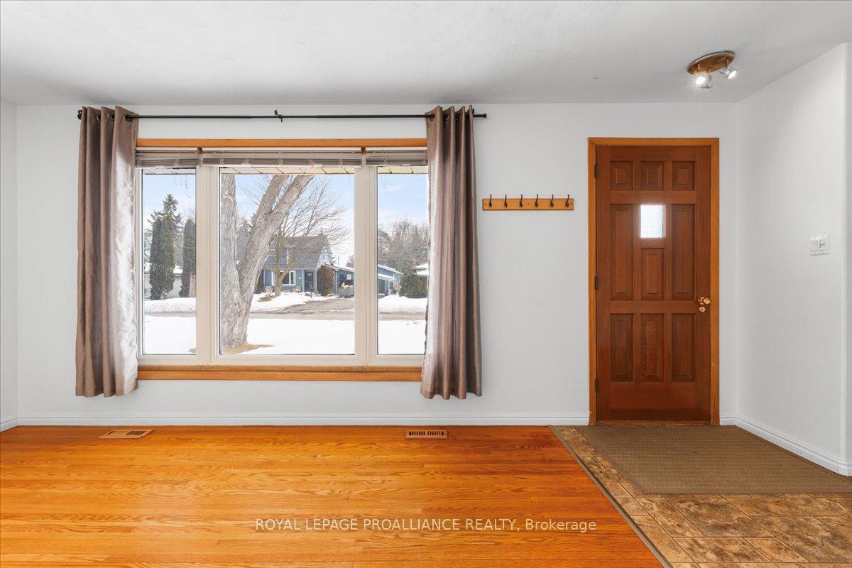 Photo 11 of 28 Glendale Road, Belleville, Belleville Ward — HOMEH