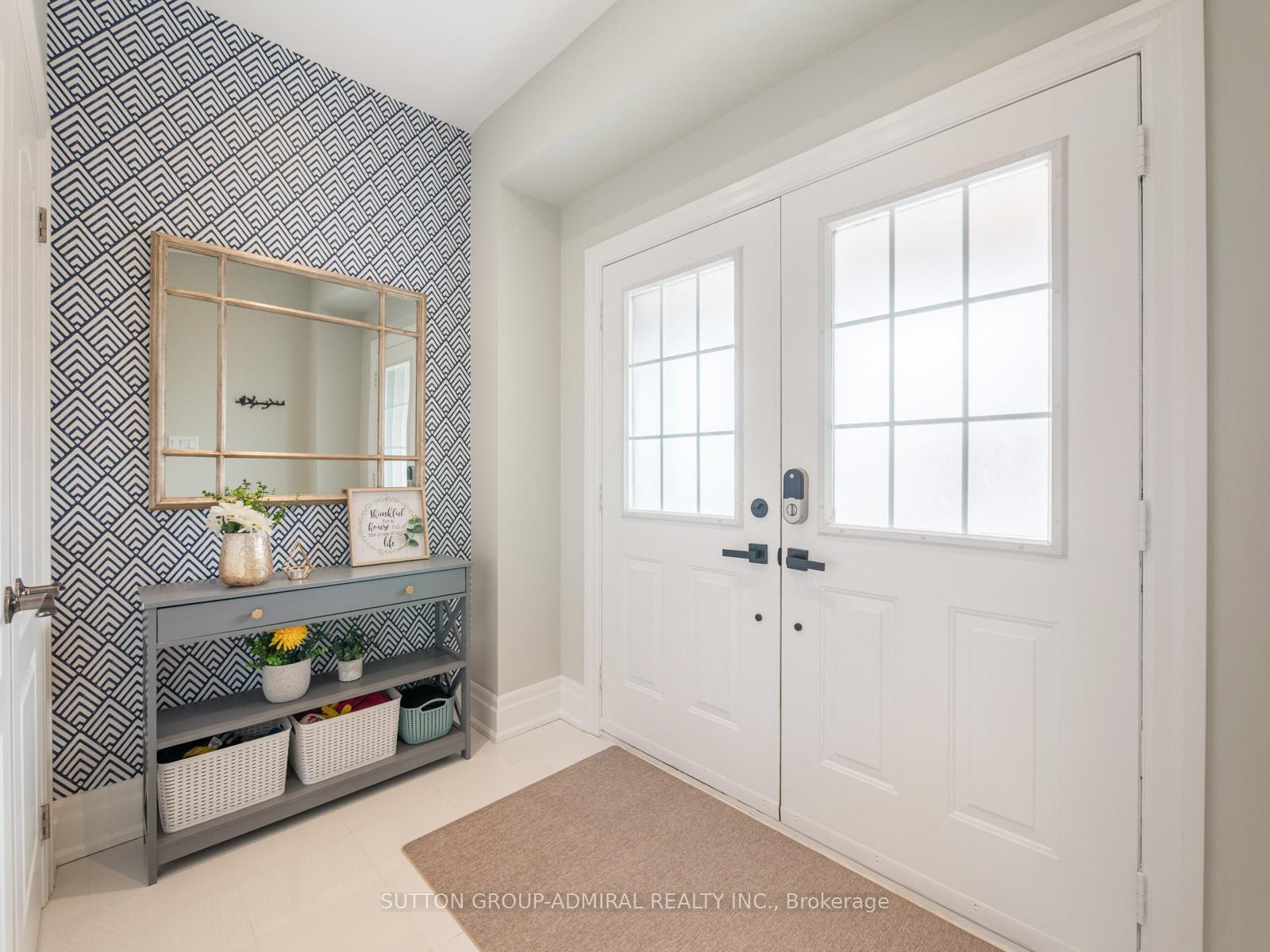 Photo 3 of 29 Daniel Reaman Crescent, Vaughan, Patterson — HOMEH
