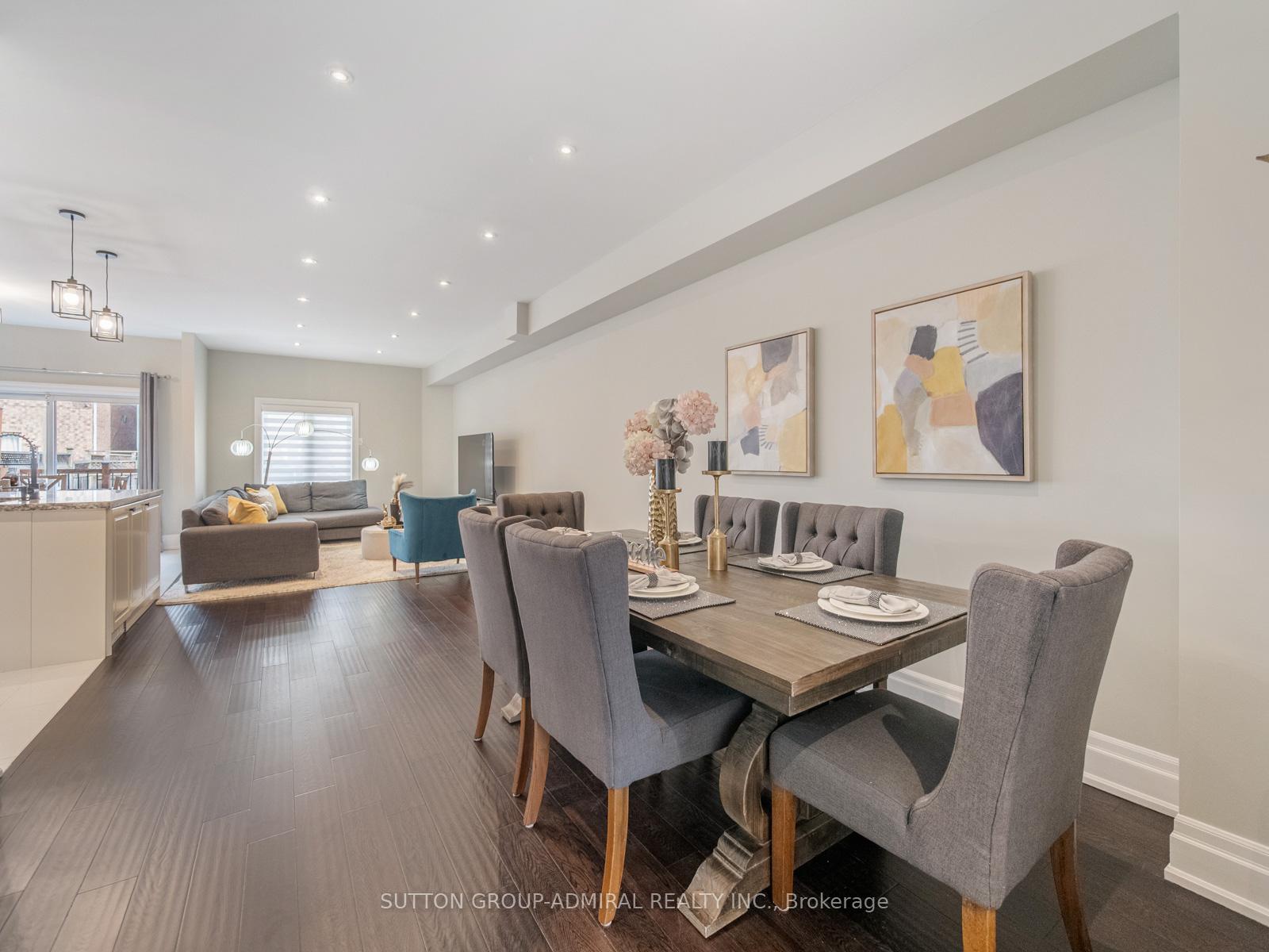 Photo 4 of 29 Daniel Reaman Crescent, Vaughan, Patterson — HOMEH