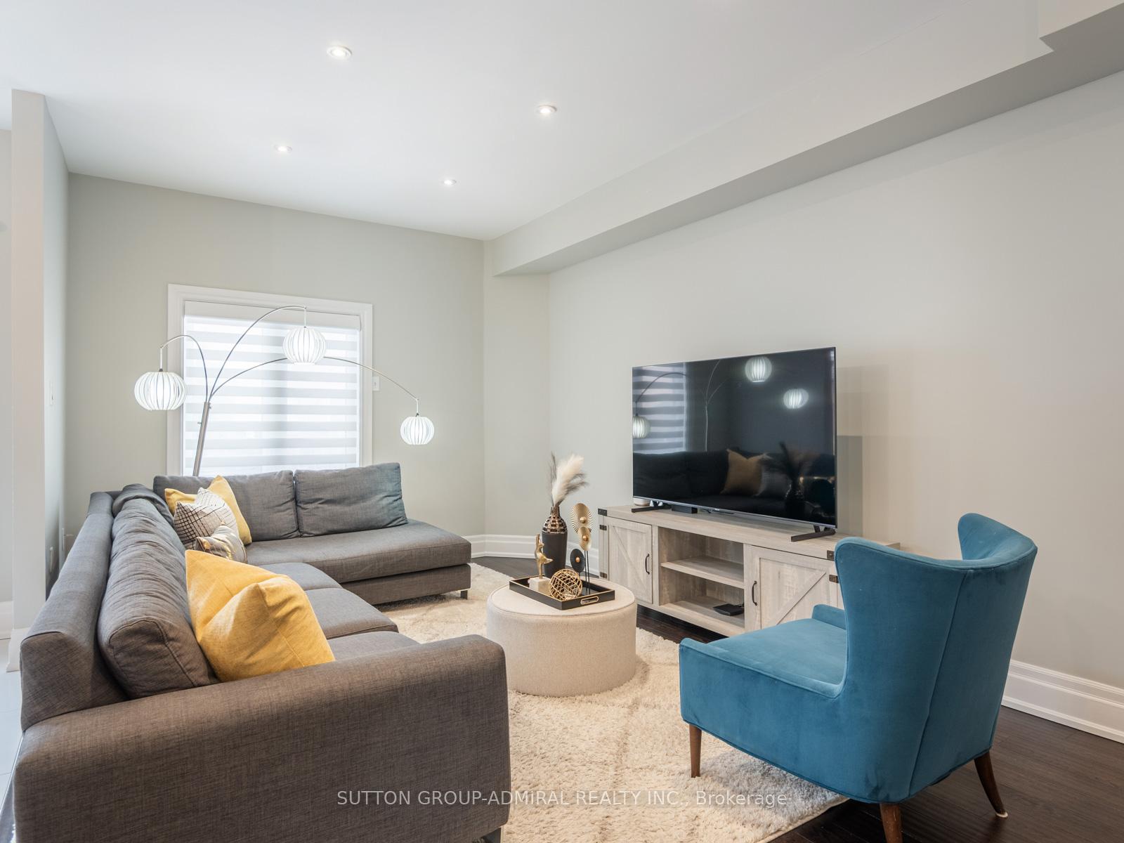 Photo 9 of 29 Daniel Reaman Crescent, Vaughan, Patterson — HOMEH