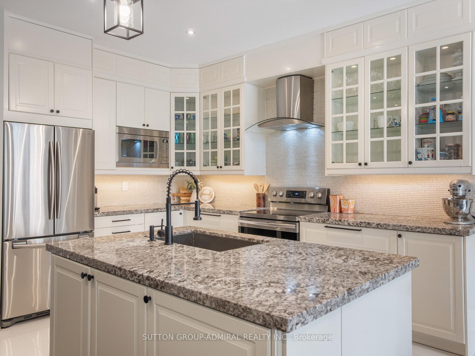 Photo 12 of 29 Daniel Reaman Crescent, Vaughan, Patterson — HOMEH