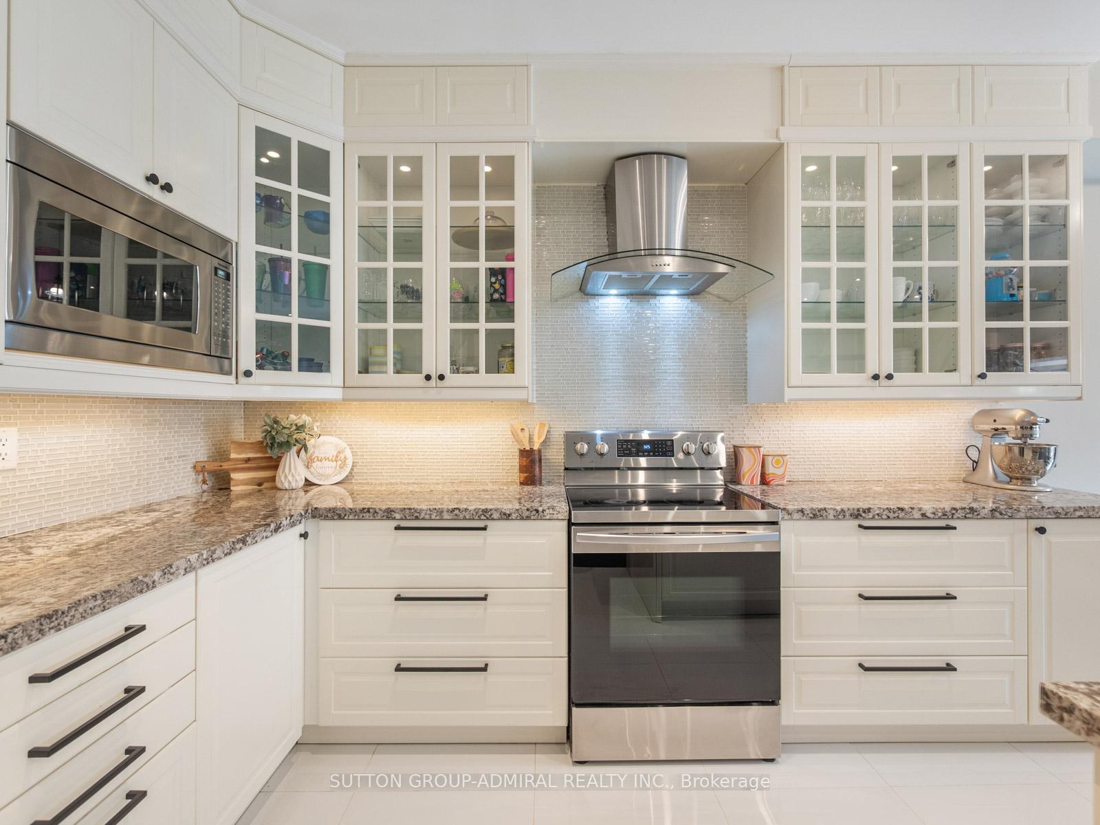 Photo 13 of 29 Daniel Reaman Crescent, Vaughan, Patterson — HOMEH