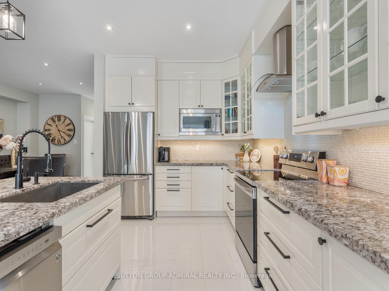 Photo 14 of 29 Daniel Reaman Crescent, Vaughan, Patterson — HOMEH
