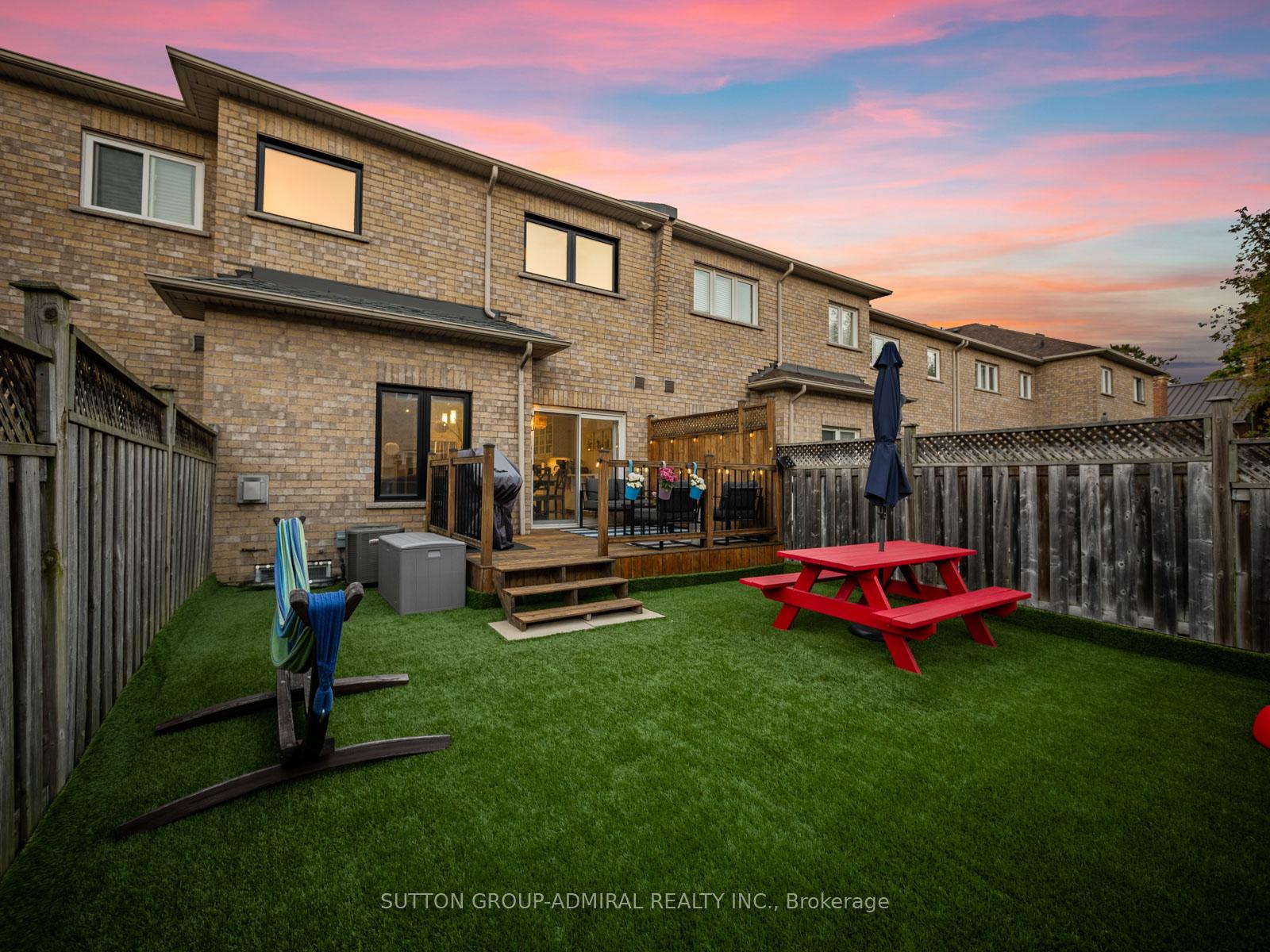 Photo 38 of 29 Daniel Reaman Crescent, Vaughan, Patterson — HOMEH
