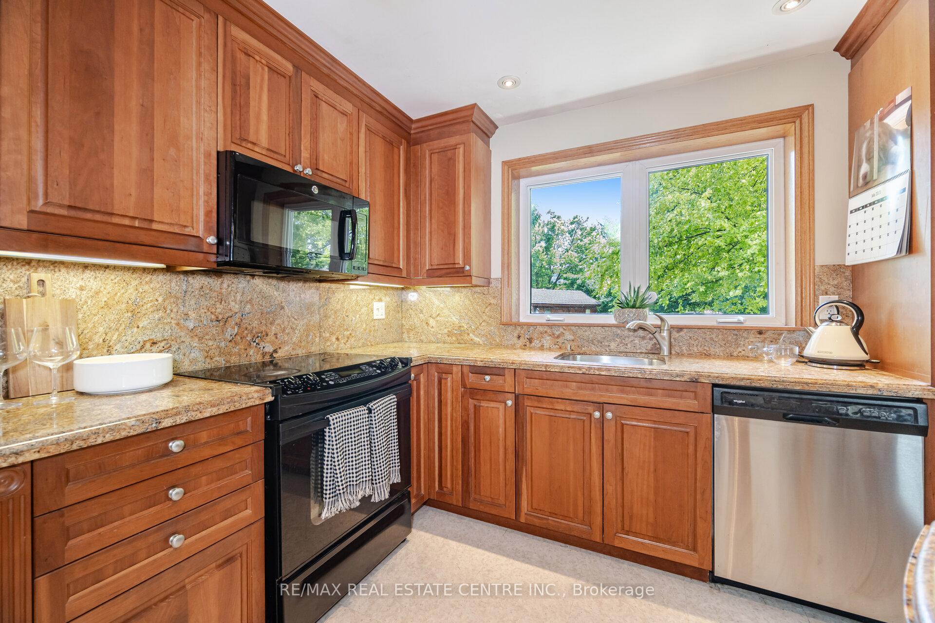 Photo 20 of 45 Core Crescent, Brampton, Brampton East — HOMEH