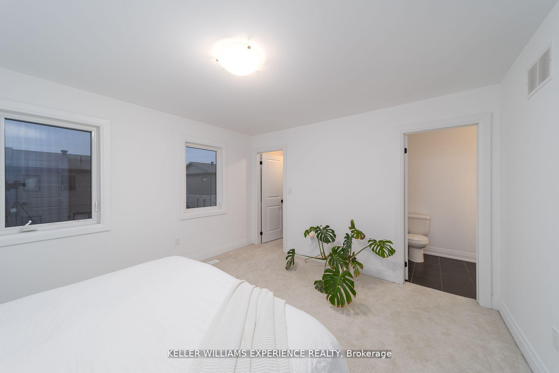 Photo 14 of 137 Turnberry Lane, Barrie, Painswick South — HOMEH