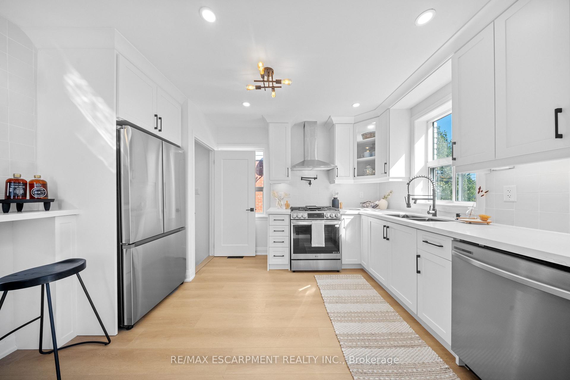 Photo 8 of 48 Woodbridge Road, Hamilton, Rosedale — HOMEH
