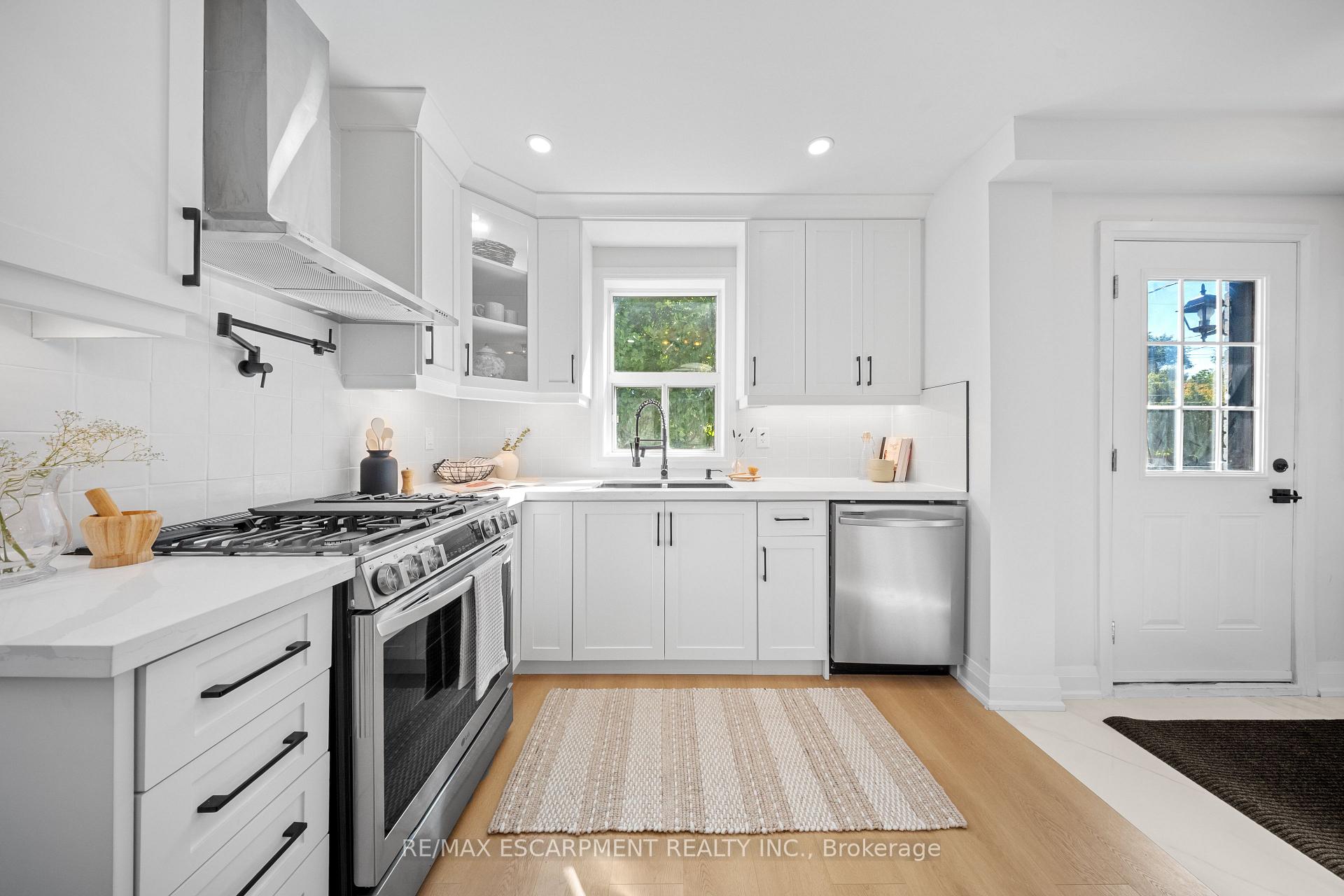 Photo 9 of 48 Woodbridge Road, Hamilton, Rosedale — HOMEH
