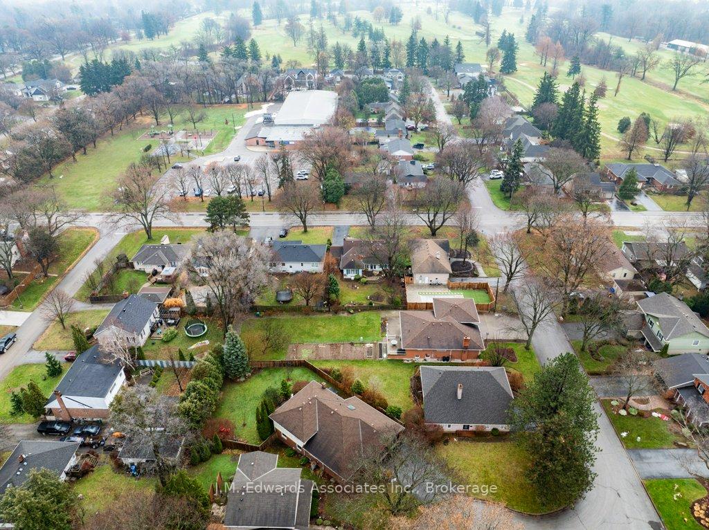 Photo 11 of 481 Townsend Avenue, Burlington, LaSalle — HOMEH