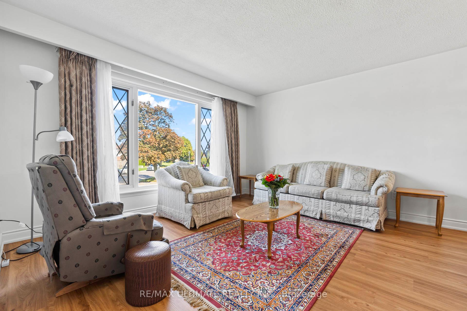 Photo 9 of 33 Forsythia Road, Brampton, Southgate — HOMEH