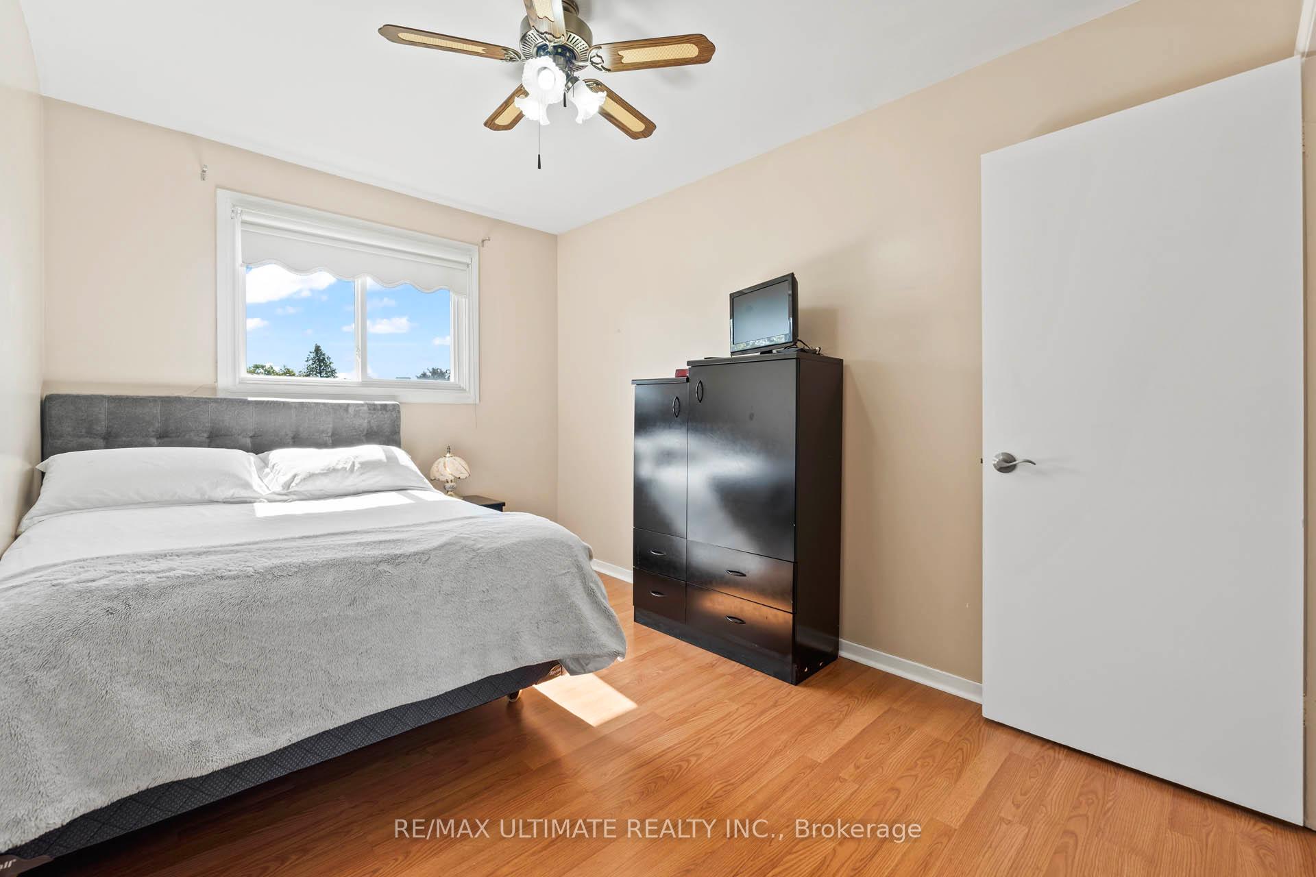 Photo 14 of 33 Forsythia Road, Brampton, Southgate — HOMEH
