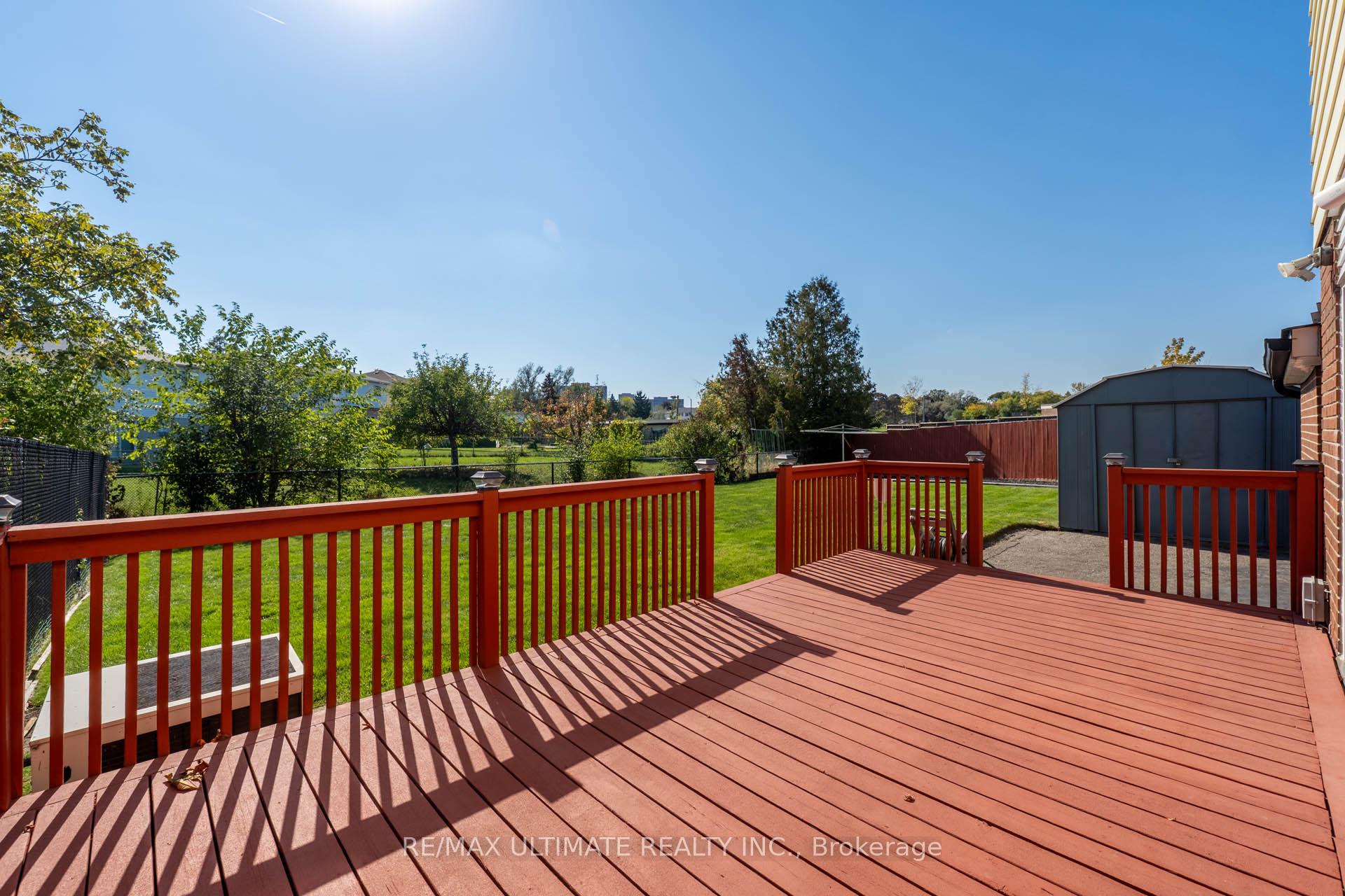Photo 26 of 33 Forsythia Road, Brampton, Southgate — HOMEH
