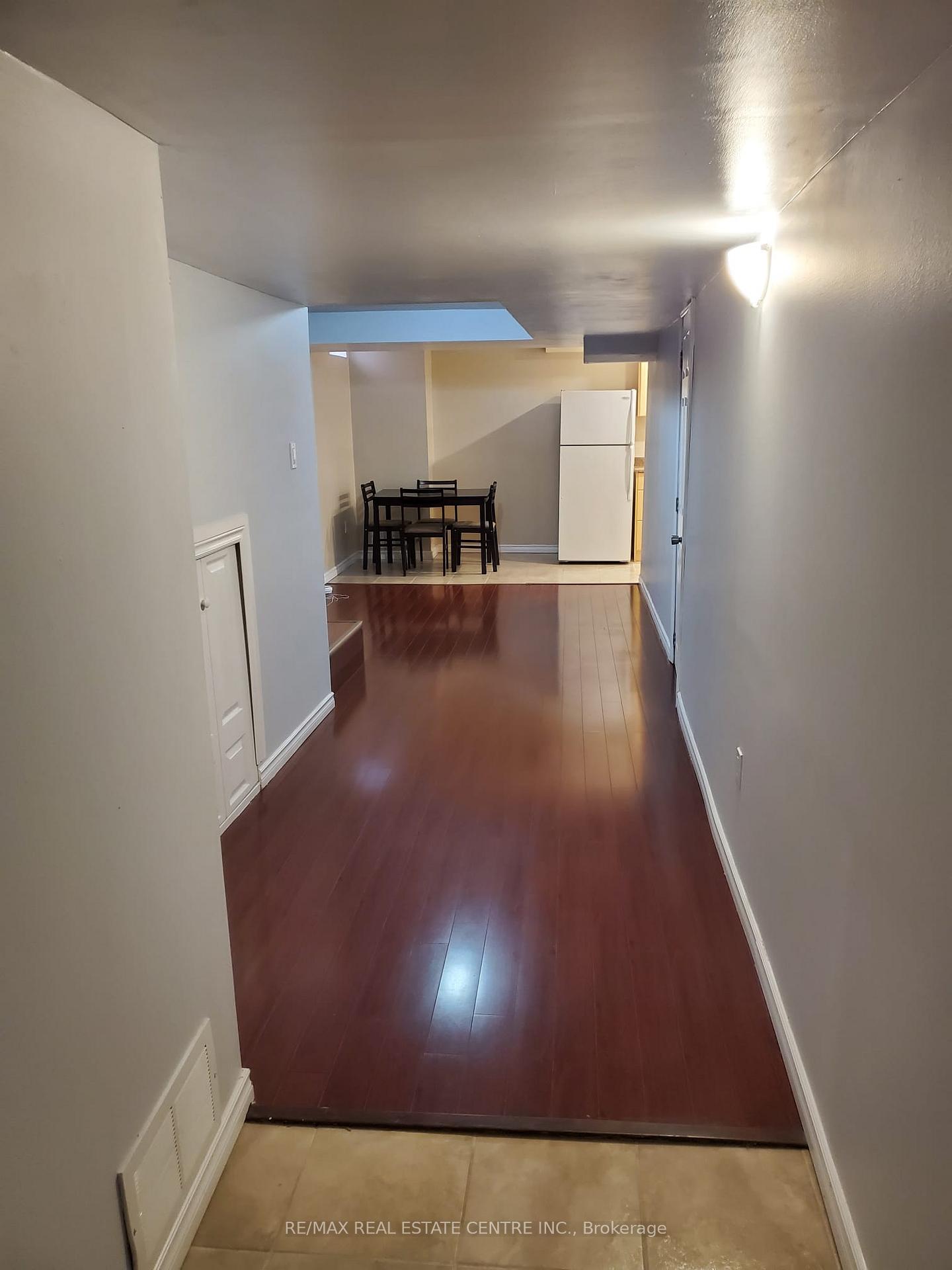 Photo 3 of 42 Ridgemore Crescent, Brampton, Fletcher's Meadow — HOMEH
