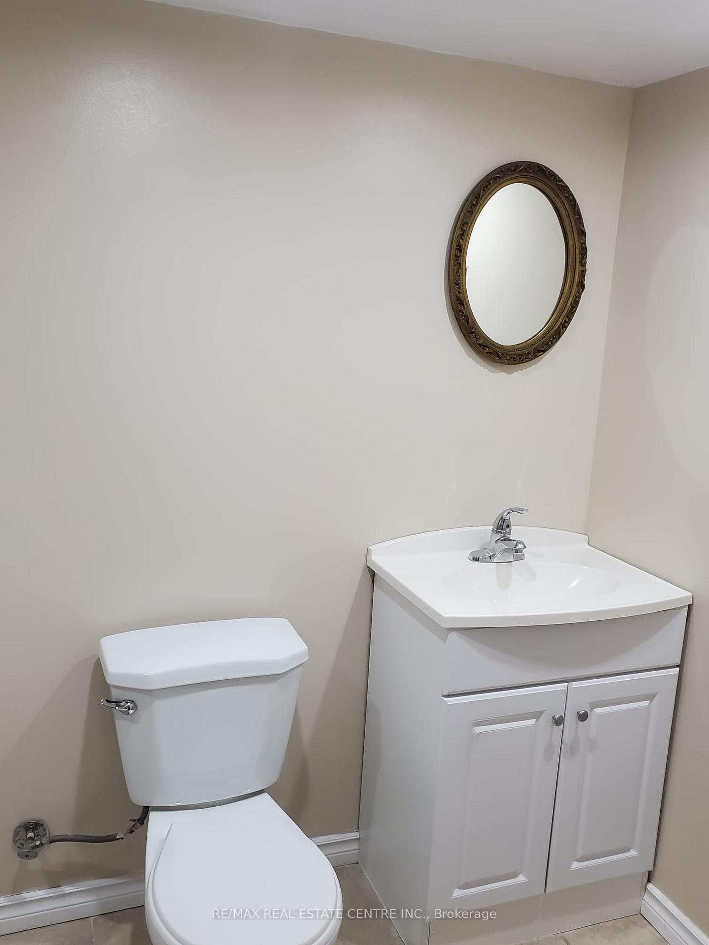 Photo 6 of 42 Ridgemore Crescent, Brampton, Fletcher's Meadow — HOMEH