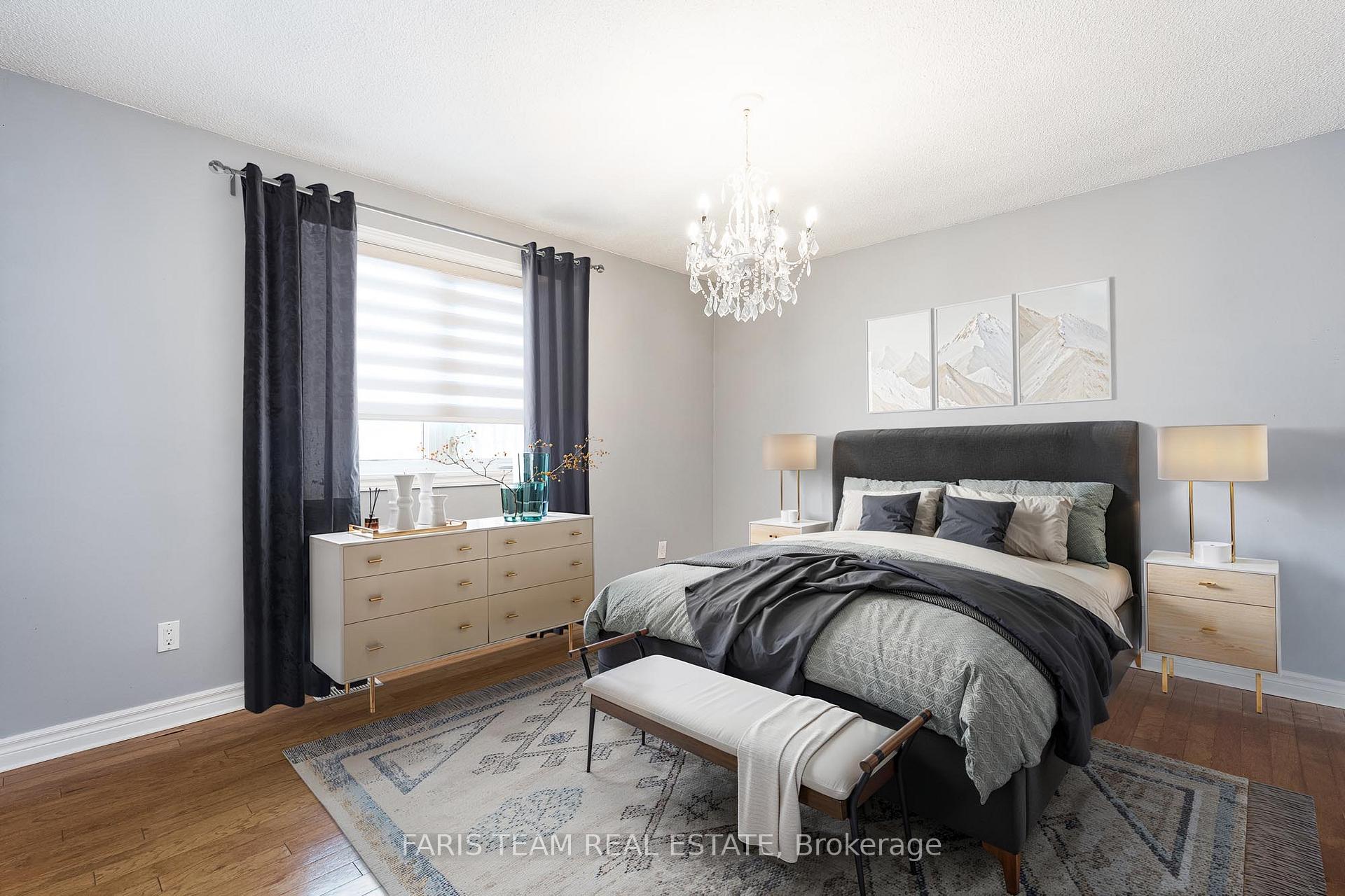 Photo 15 of 24 Keats Drive, Barrie, Letitia Heights — HOMEH