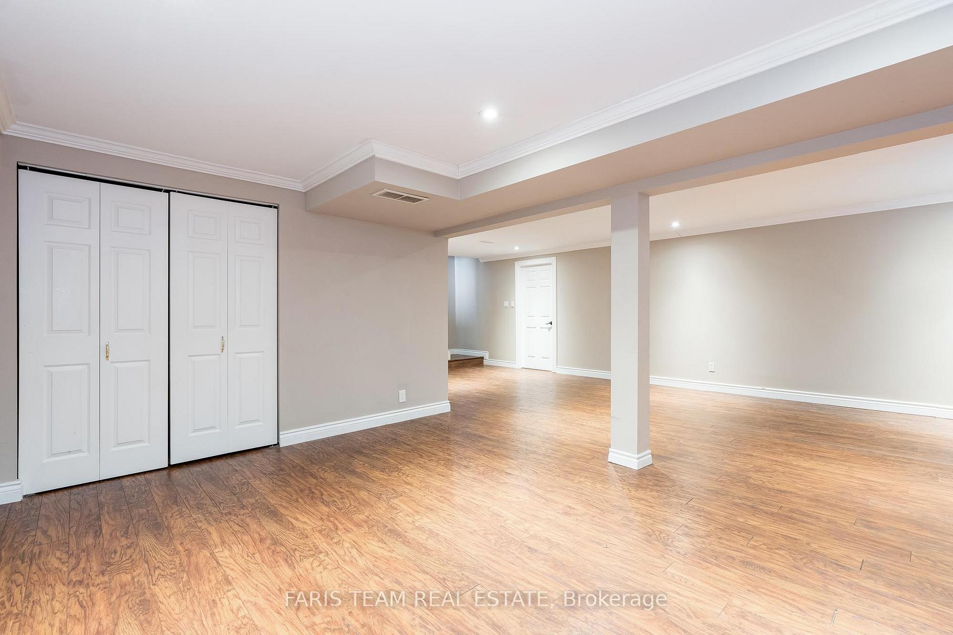 Photo 19 of 24 Keats Drive, Barrie, Letitia Heights — HOMEH