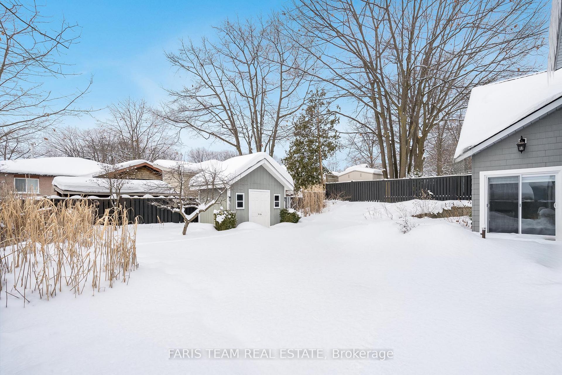 Photo 20 of 24 Keats Drive, Barrie, Letitia Heights — HOMEH