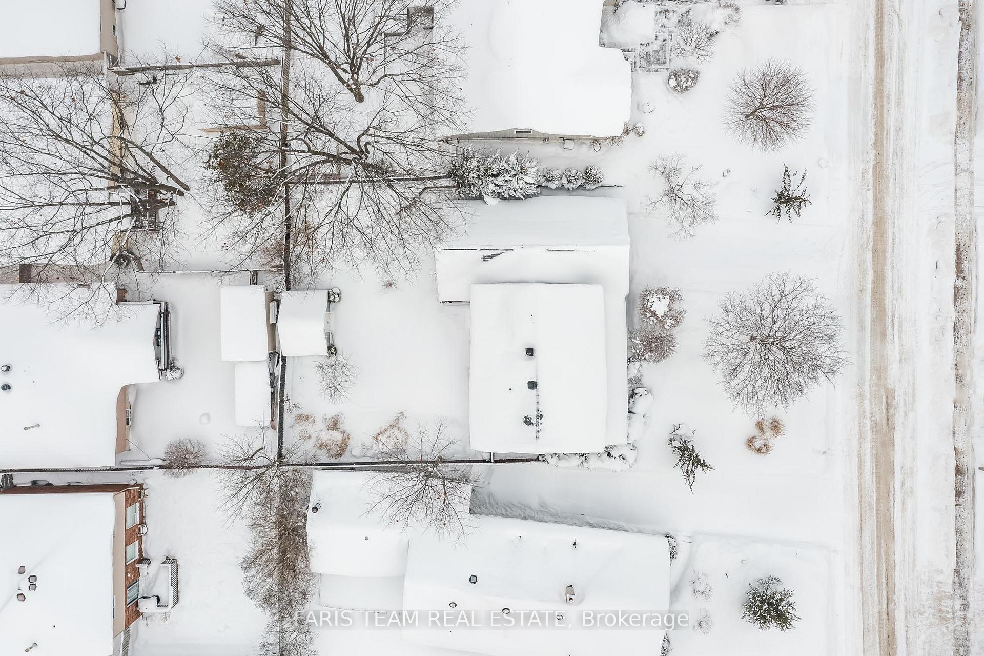 Photo 23 of 24 Keats Drive, Barrie, Letitia Heights — HOMEH