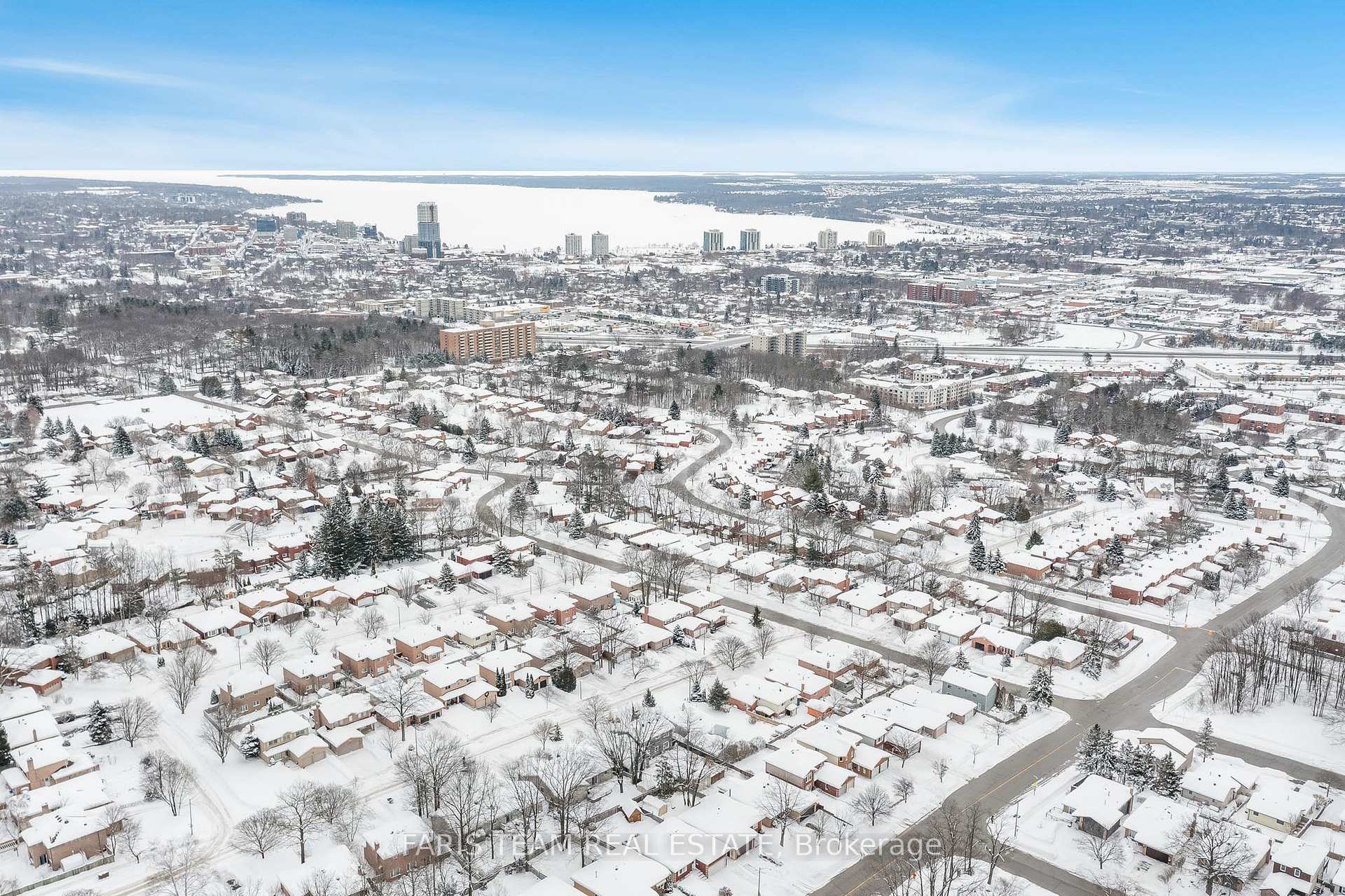 Photo 25 of 24 Keats Drive, Barrie, Letitia Heights — HOMEH