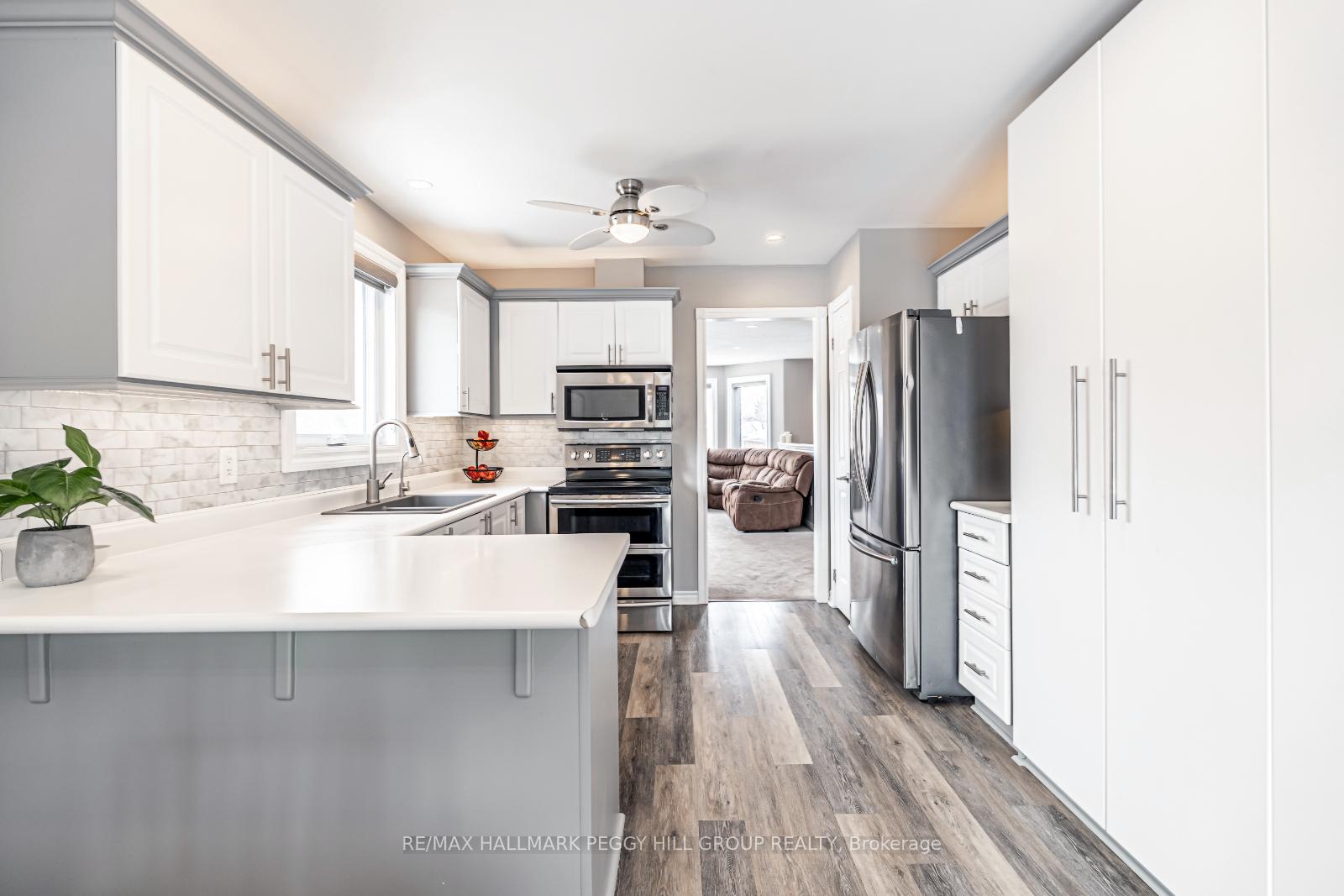 Photo 3 of 106 Brennan Avenue, Barrie, South Shore — HOMEH