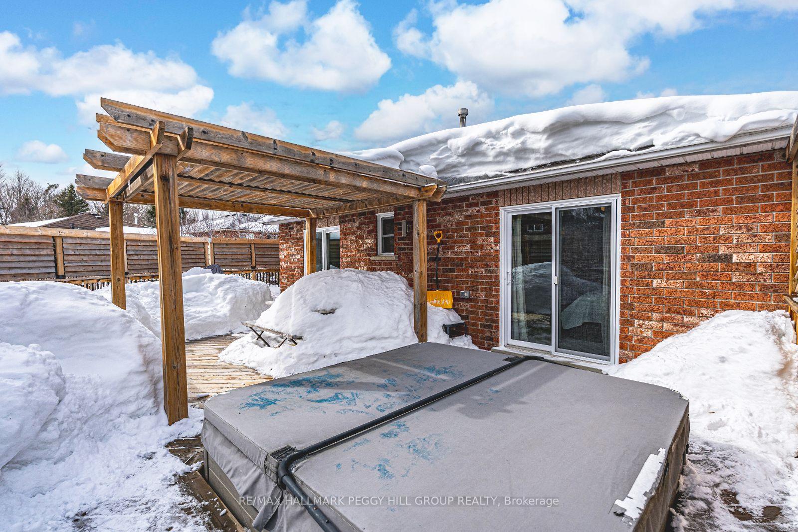 Photo 19 of 106 Brennan Avenue, Barrie, South Shore — HOMEH