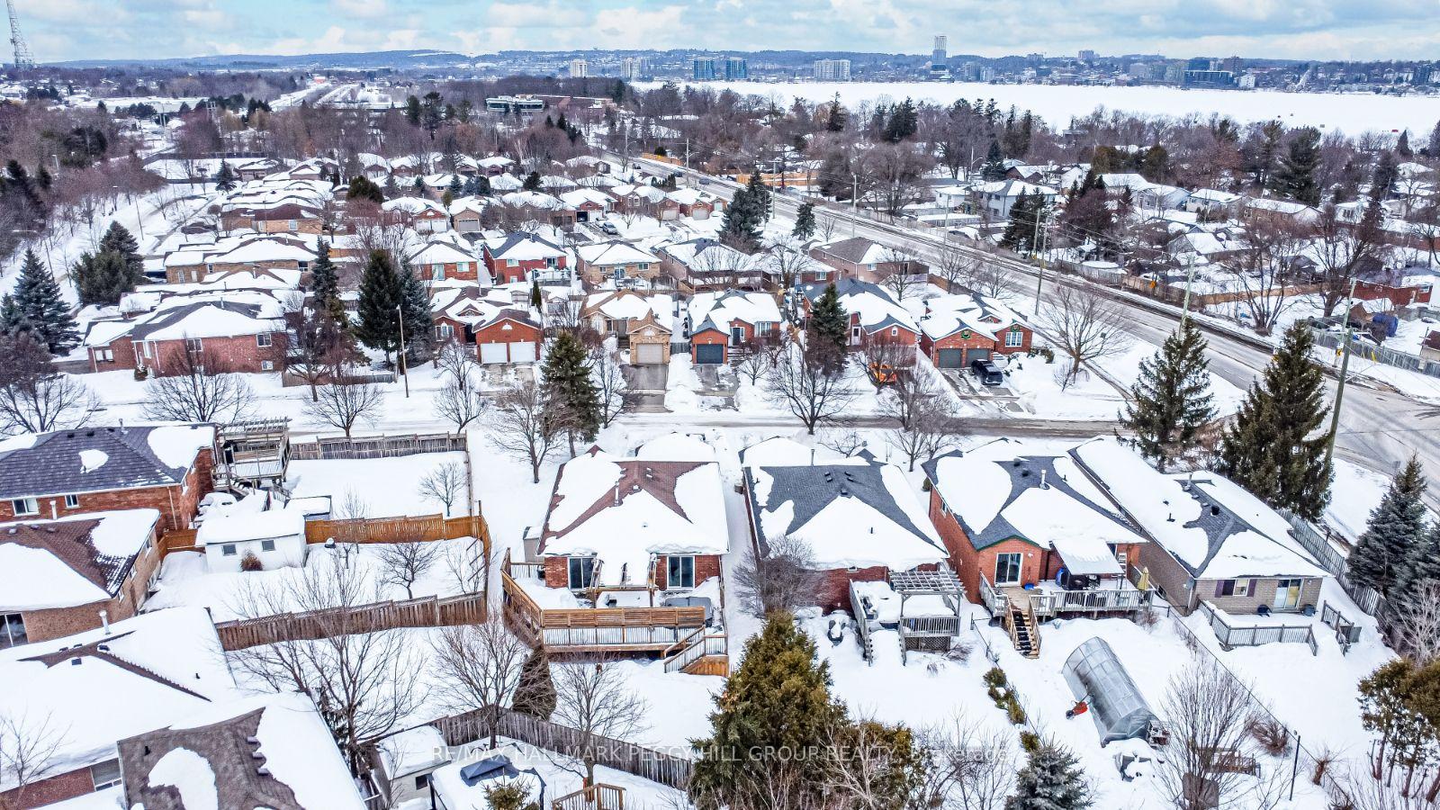 Photo 22 of 106 Brennan Avenue, Barrie, South Shore — HOMEH