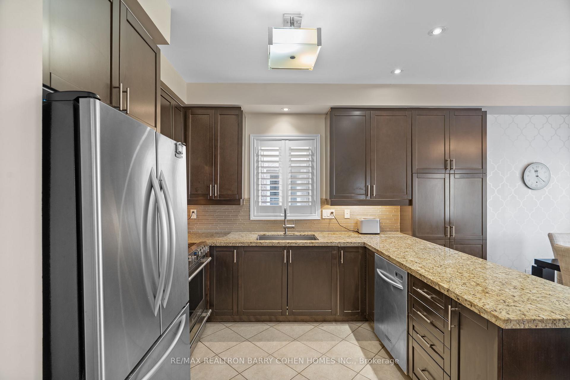 Photo 11 of 92 Capera Drive, Vaughan, Vellore Village — HOMEH