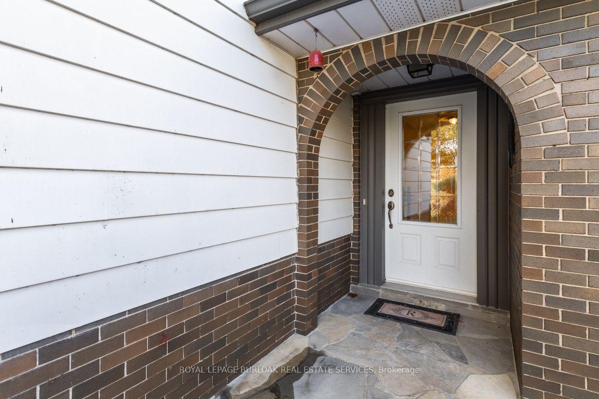 Photo 5 of 330 Tuck Drive, Burlington, Shoreacres — HOMEH