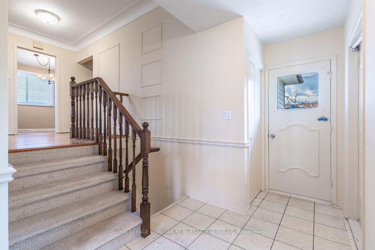 Photo 6 of 330 Tuck Drive, Burlington, Shoreacres — HOMEH