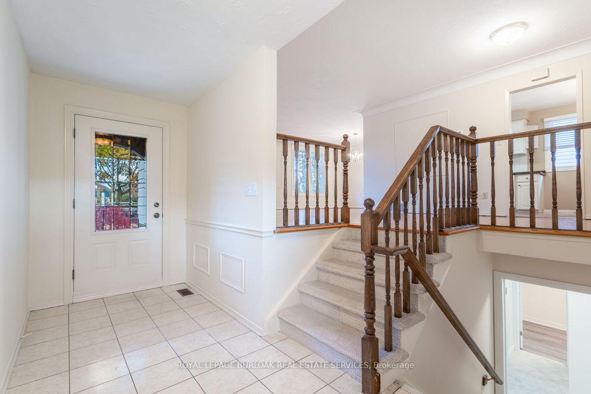 Photo 7 of 330 Tuck Drive, Burlington, Shoreacres — HOMEH