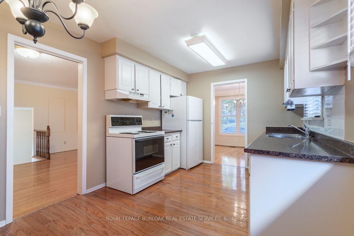 Photo 8 of 330 Tuck Drive, Burlington, Shoreacres — HOMEH
