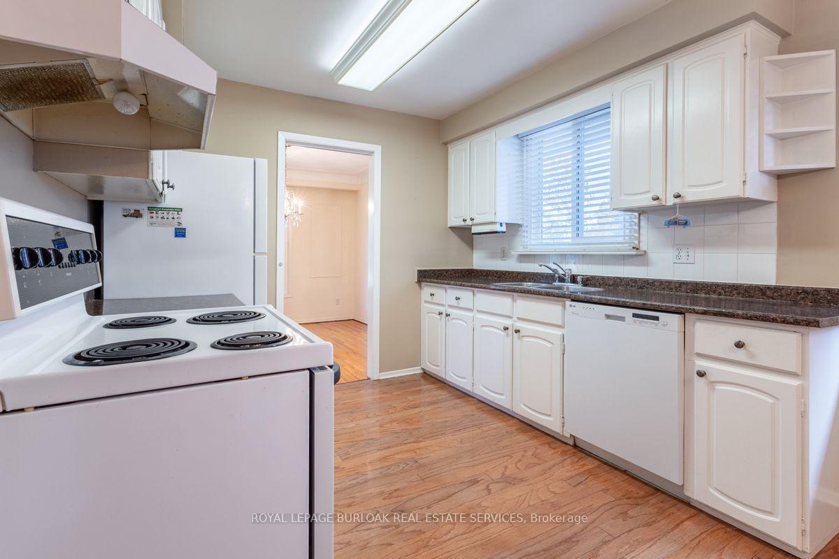 Photo 9 of 330 Tuck Drive, Burlington, Shoreacres — HOMEH
