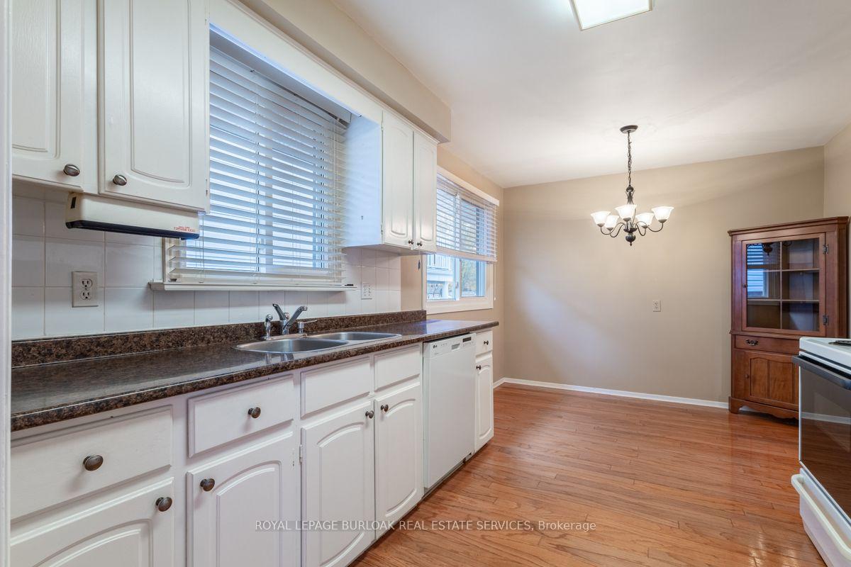 Photo 10 of 330 Tuck Drive, Burlington, Shoreacres — HOMEH