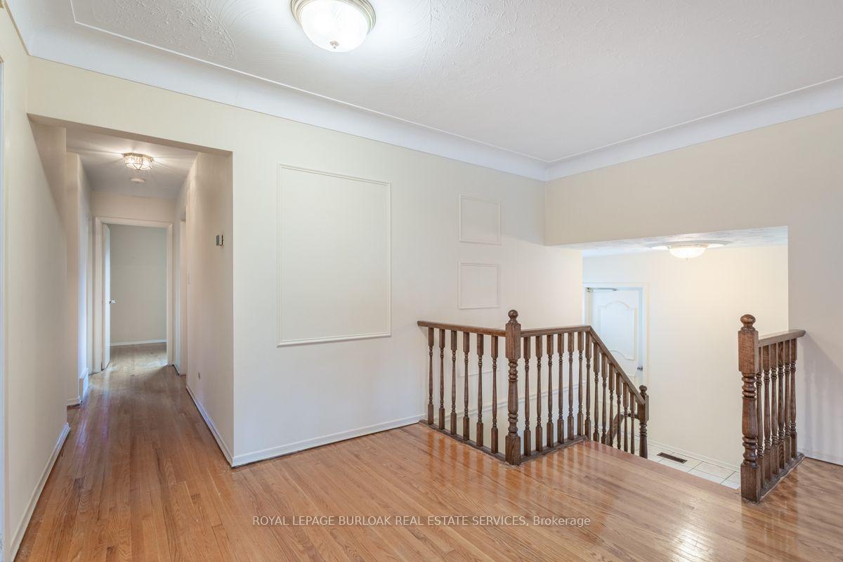Photo 12 of 330 Tuck Drive, Burlington, Shoreacres — HOMEH