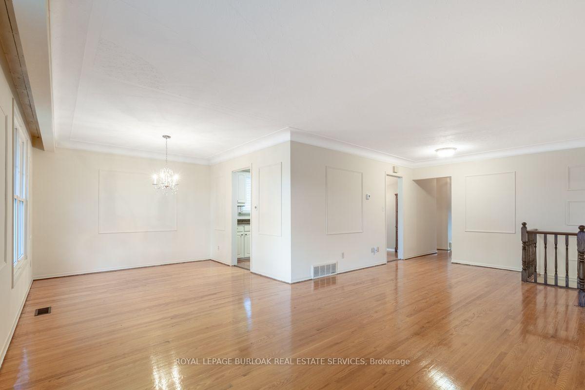 Photo 14 of 330 Tuck Drive, Burlington, Shoreacres — HOMEH