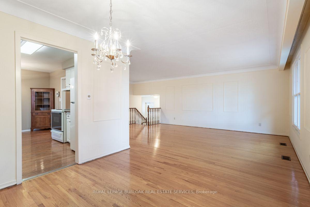 Photo 16 of 330 Tuck Drive, Burlington, Shoreacres — HOMEH
