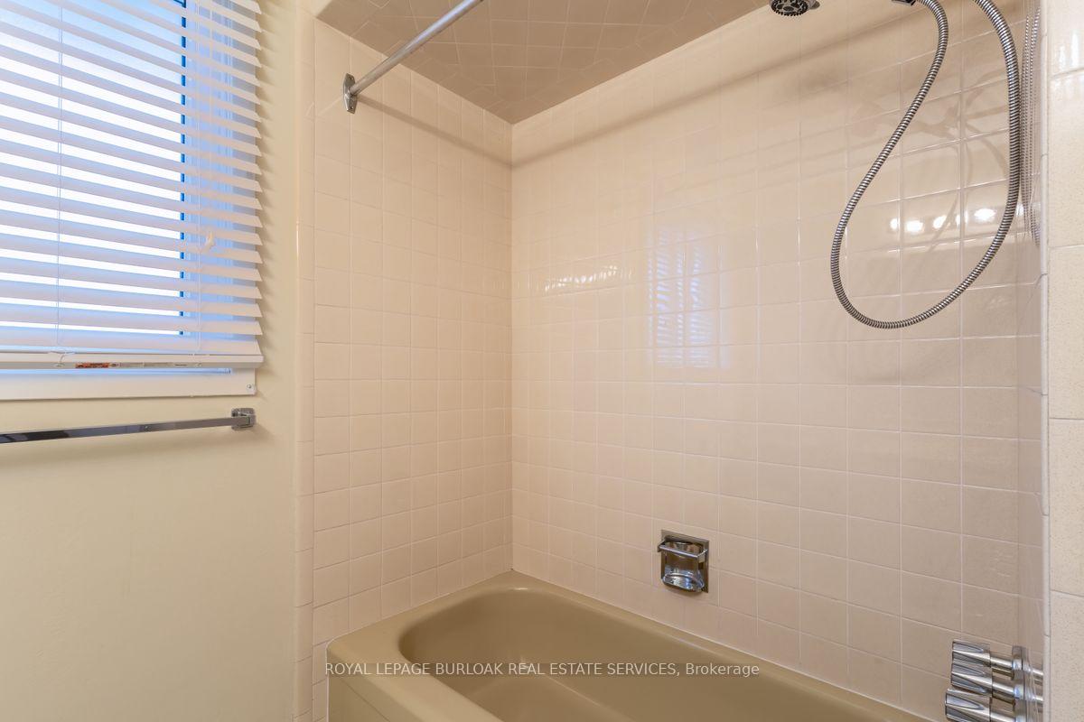 Photo 21 of 330 Tuck Drive, Burlington, Shoreacres — HOMEH