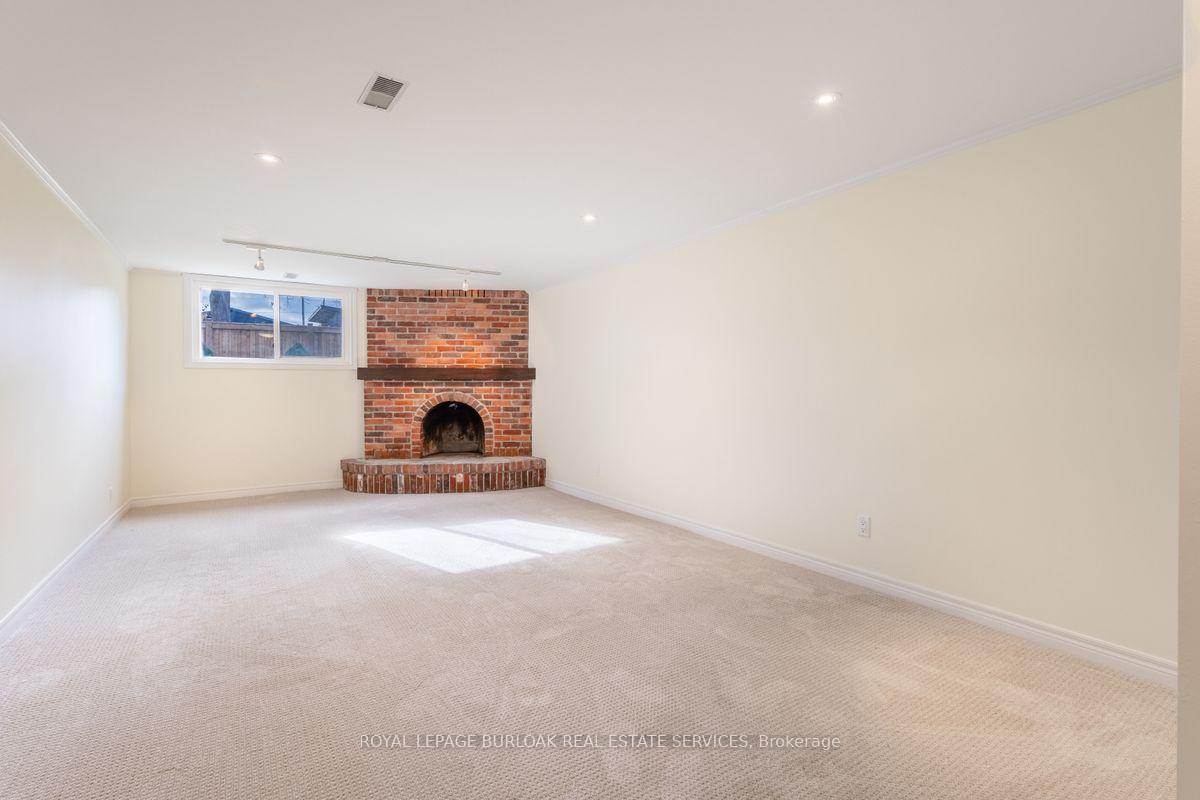 Photo 23 of 330 Tuck Drive, Burlington, Shoreacres — HOMEH