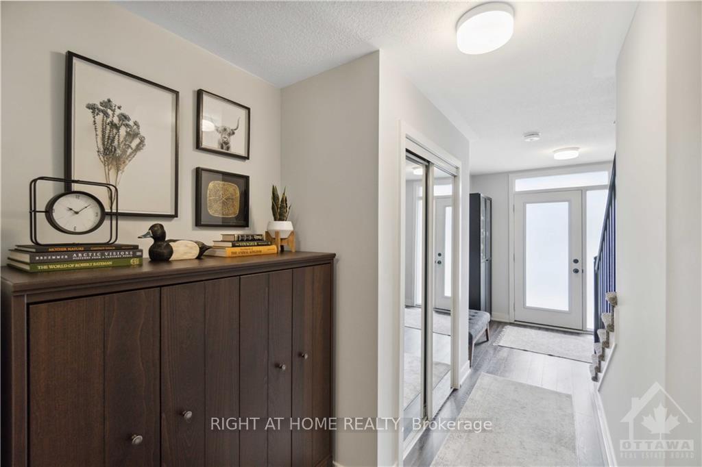 Photo 4 of 1028 Apolune Street, Ottawa, Barrhaven - Half Moon Bay — HOMEH