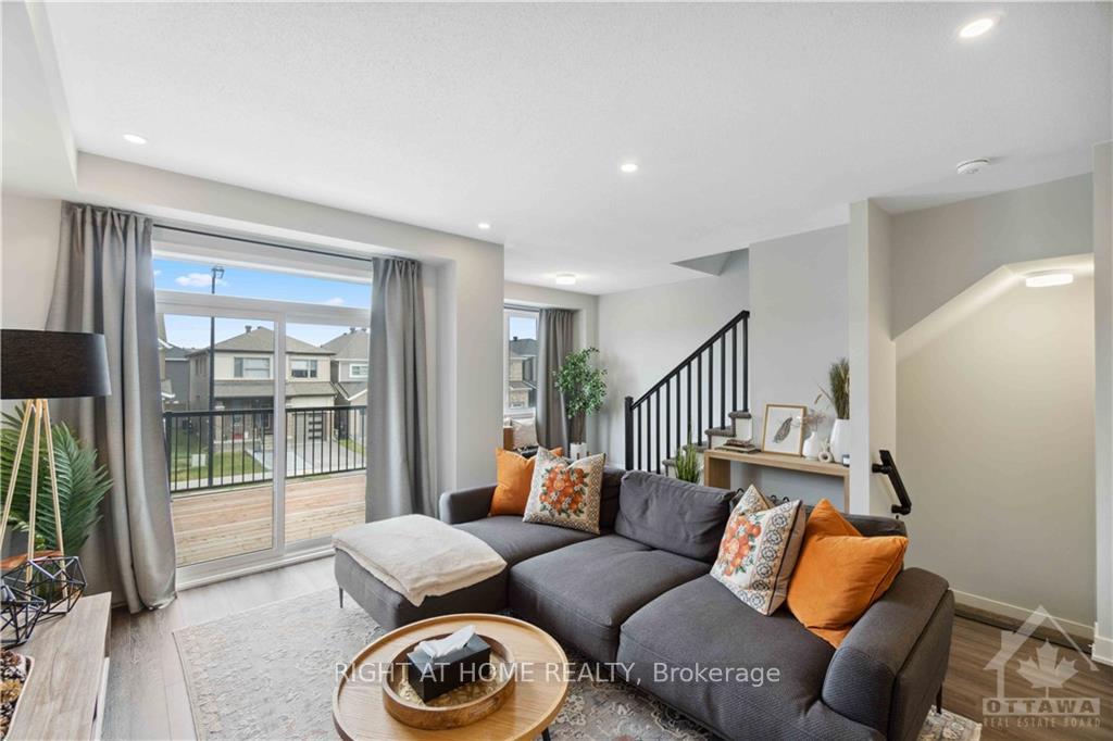 Photo 8 of 1028 Apolune Street, Ottawa, Barrhaven - Half Moon Bay — HOMEH