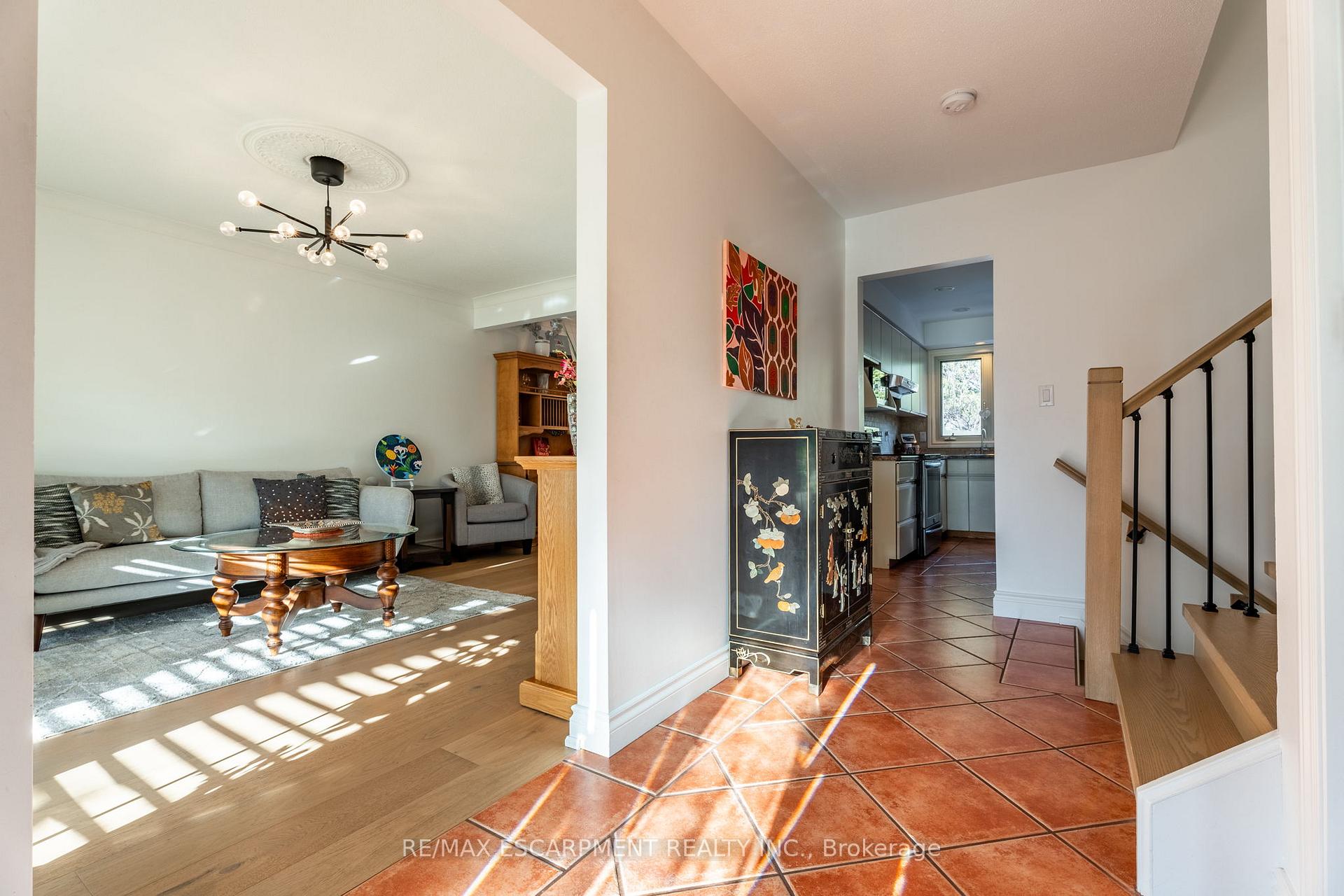 Photo 6 of 2014 Cavendish Drive, Burlington, Brant Hills — HOMEH