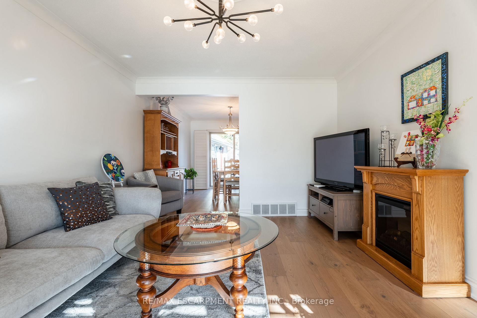 Photo 9 of 2014 Cavendish Drive, Burlington, Brant Hills — HOMEH