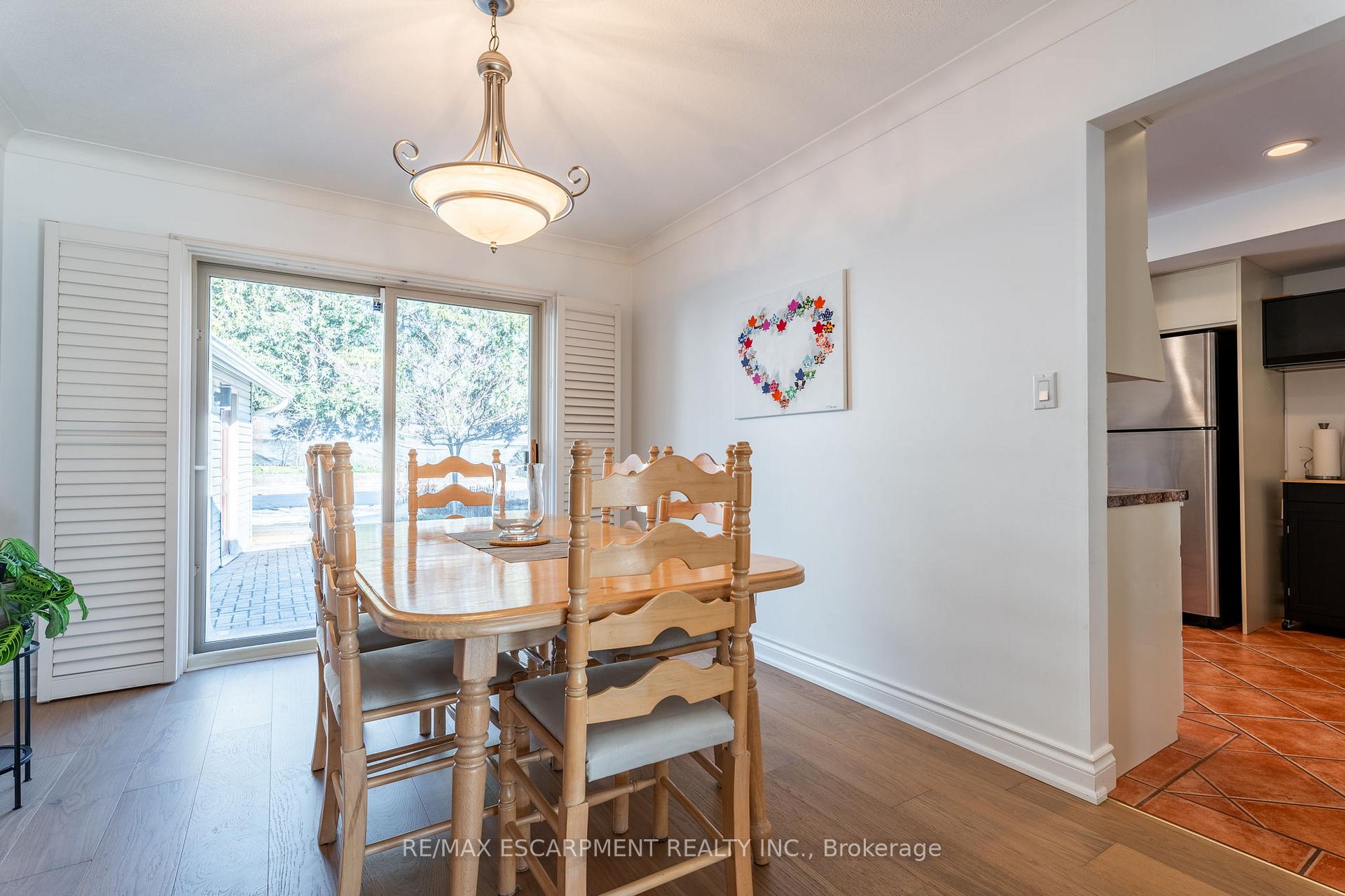 Photo 10 of 2014 Cavendish Drive, Burlington, Brant Hills — HOMEH