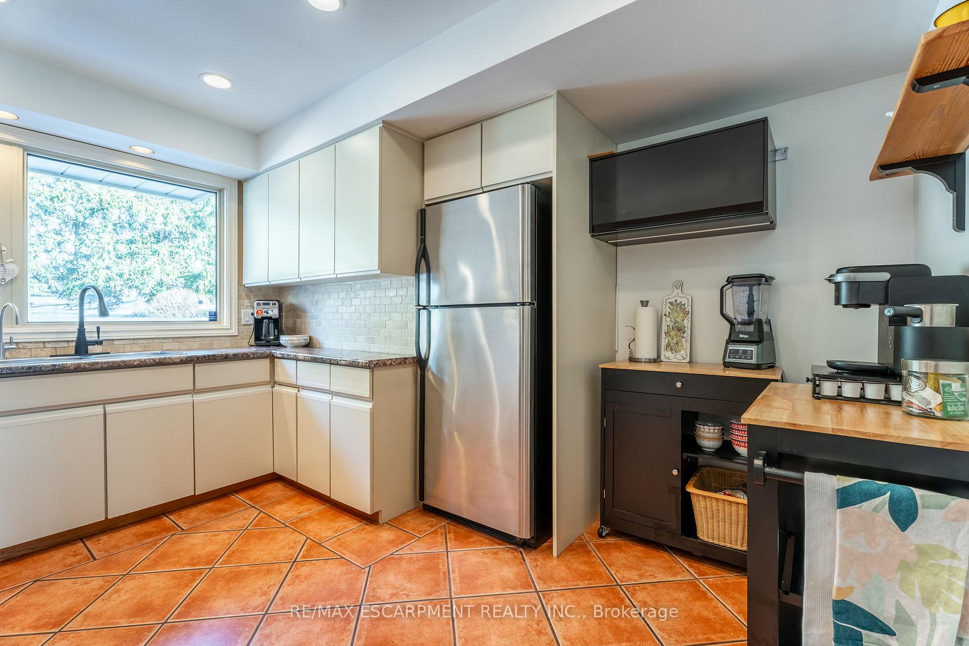 Photo 15 of 2014 Cavendish Drive, Burlington, Brant Hills — HOMEH