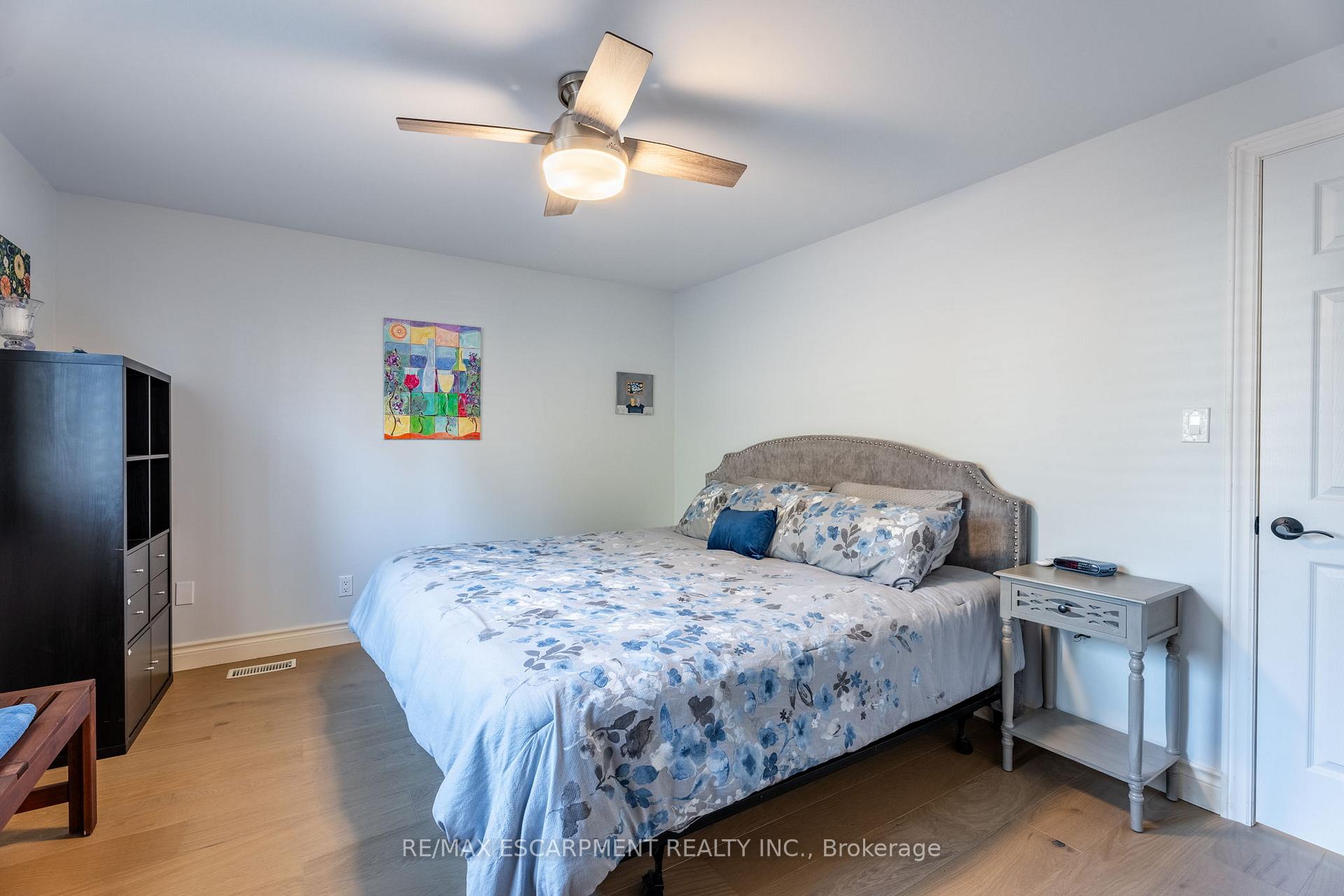 Photo 17 of 2014 Cavendish Drive, Burlington, Brant Hills — HOMEH