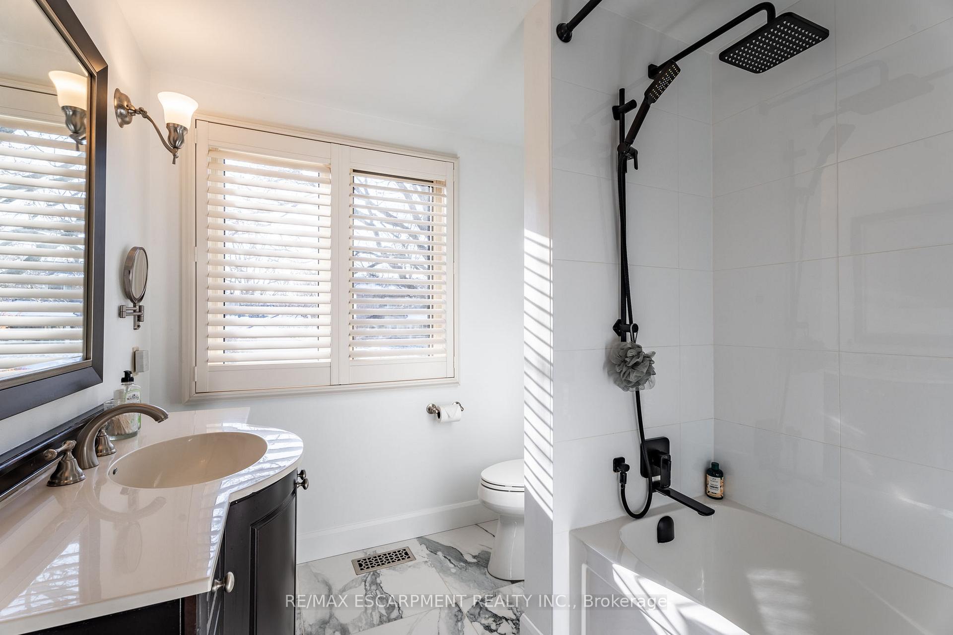 Photo 23 of 2014 Cavendish Drive, Burlington, Brant Hills — HOMEH