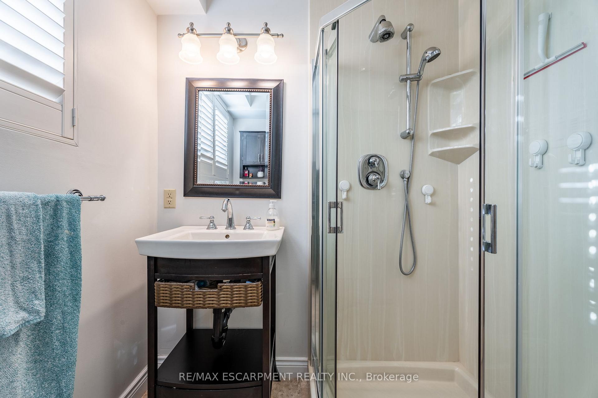 Photo 32 of 2014 Cavendish Drive, Burlington, Brant Hills — HOMEH