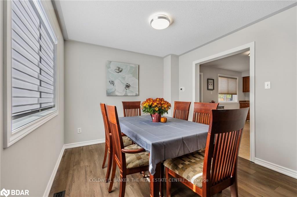 Photo 2 of 32 Jagges Drive, Barrie, Edgehill Drive — HOMEH